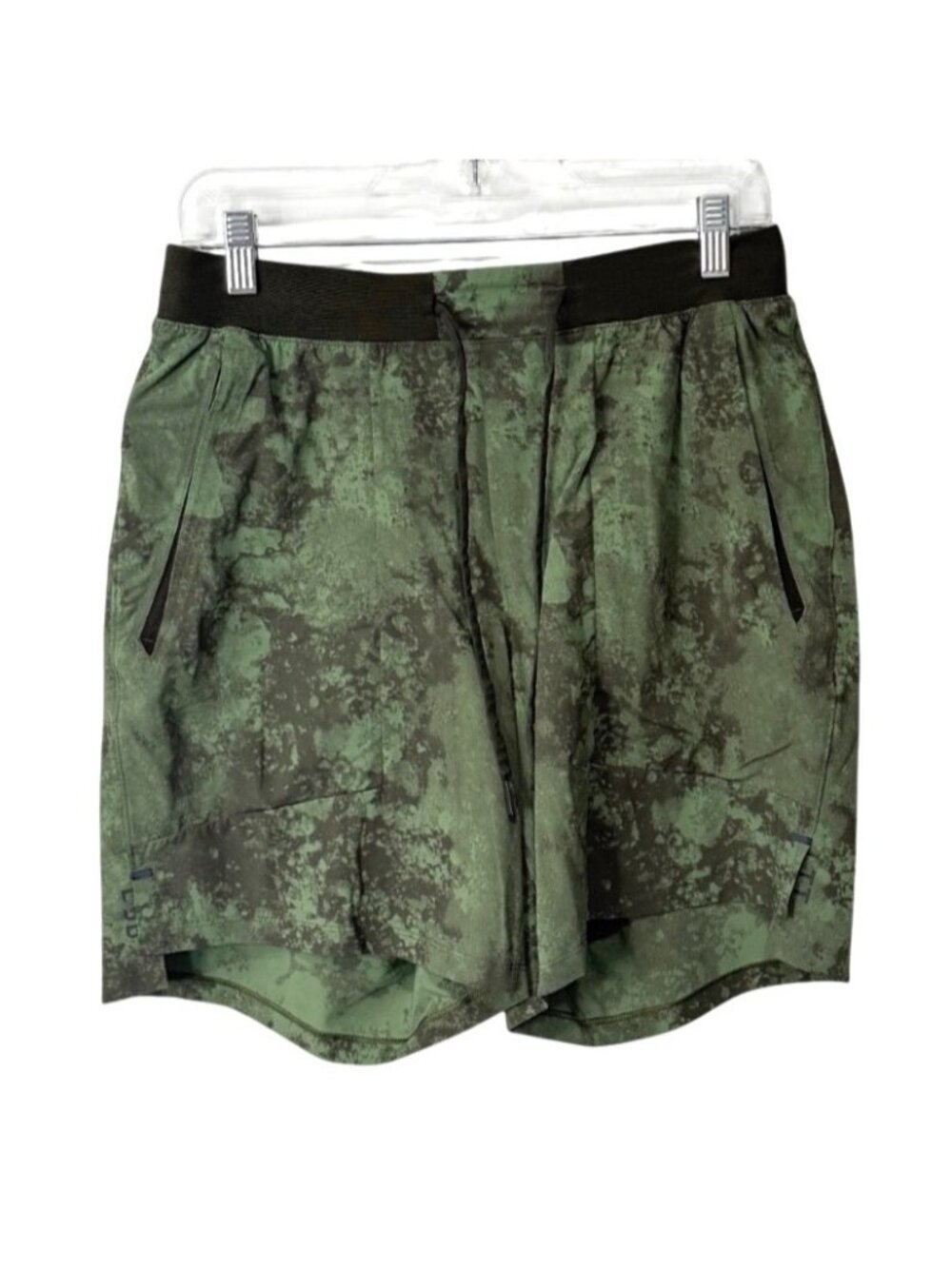 Lululemon Mens Size M Shorts License to Train Linerless 7" Green Camo